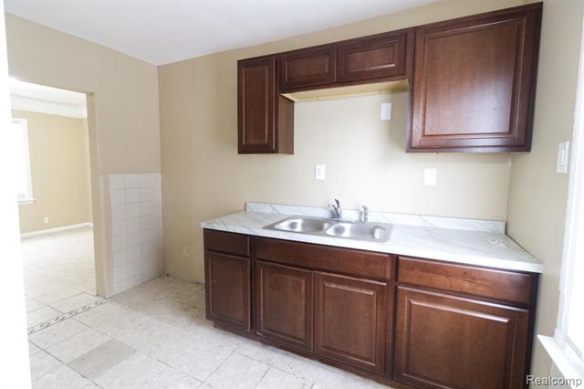 8096 Chamberlain Street, Detroit, MI 48209