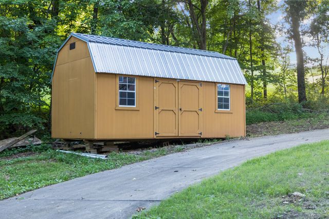 1981 Highway 76, Adams, TN 37010