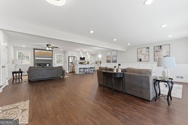 2842 Peeler Road, Dunwoody, GA 30360