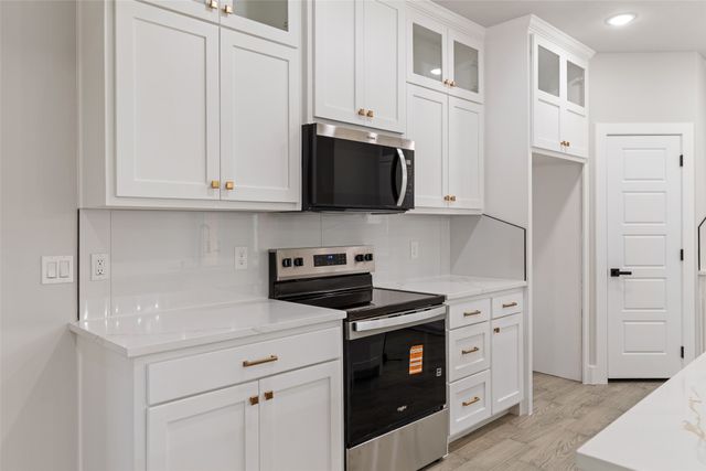 5601 San Jacinto Drive, Granbury, TX 76048