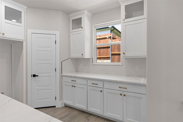 5601 San Jacinto Drive, Granbury, TX 76048