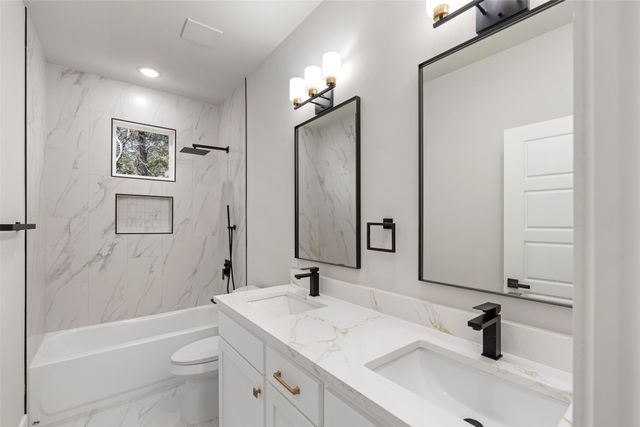5601 San Jacinto Drive, Granbury, TX 76048