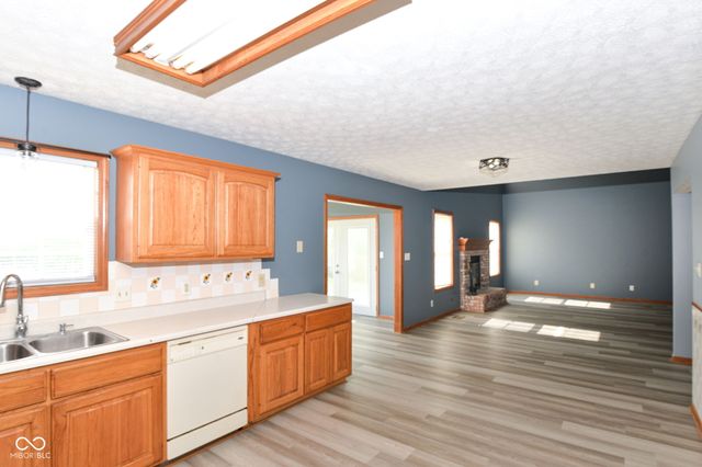 567 West Street, Whiteland, IN 46184