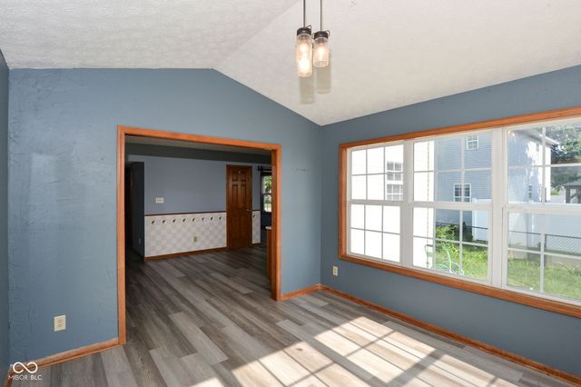 567 West Street, Whiteland, IN 46184