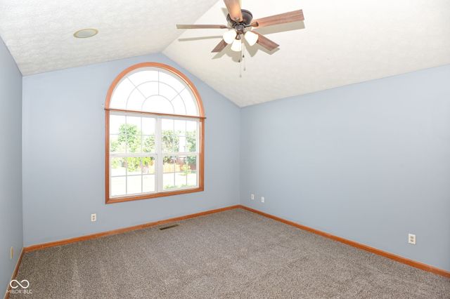 567 West Street, Whiteland, IN 46184
