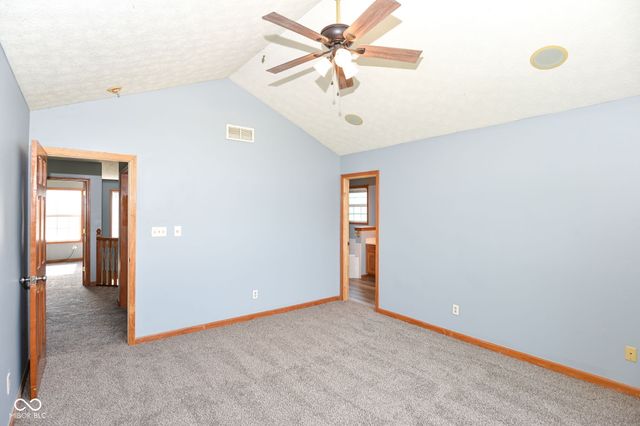 567 West Street, Whiteland, IN 46184