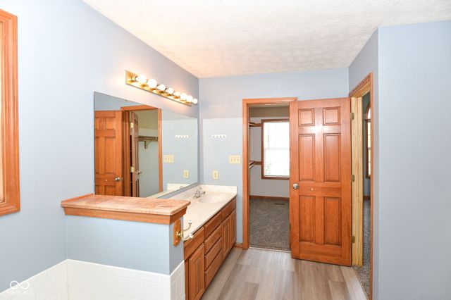 567 West Street, Whiteland, IN 46184
