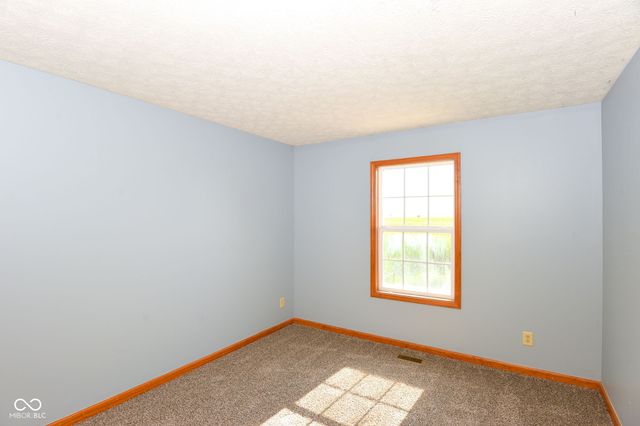 567 West Street, Whiteland, IN 46184