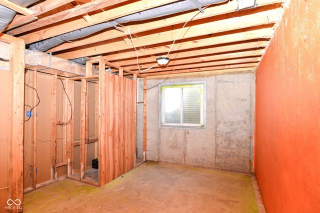 567 West Street, Whiteland, IN 46184