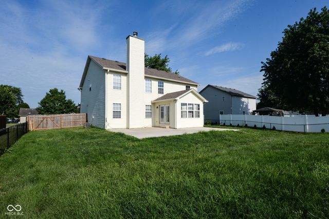 567 West Street, Whiteland, IN 46184