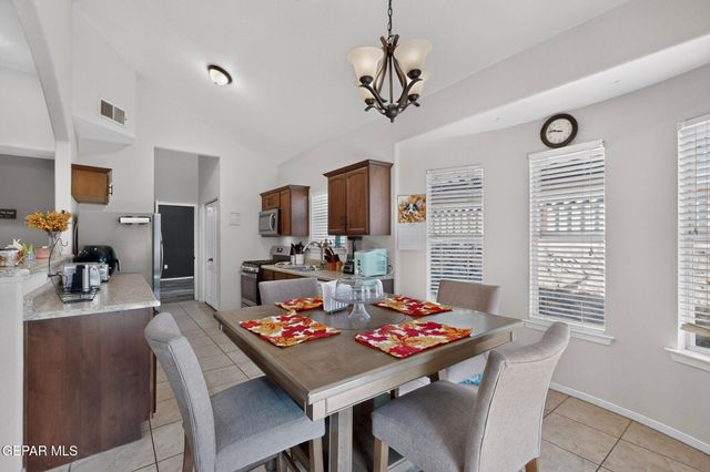192 VIA BELLA Place, El Paso, TX 79928