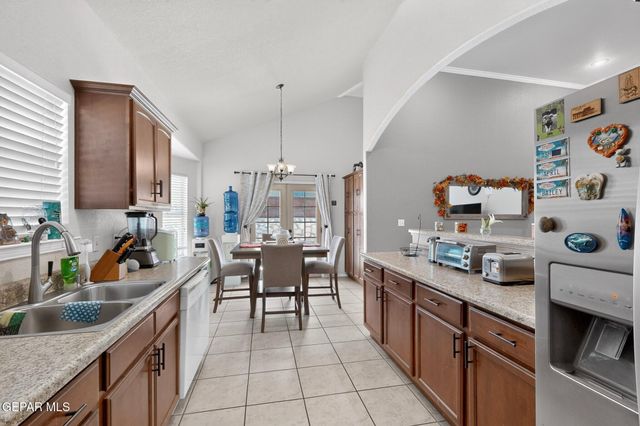 192 VIA BELLA Place, El Paso, TX 79928