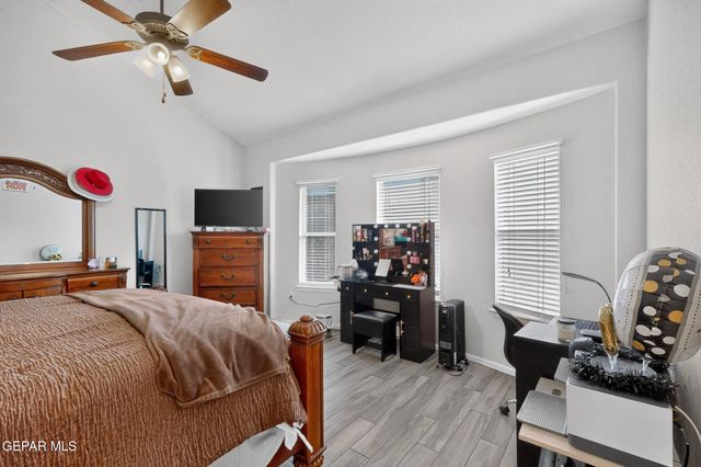 192 VIA BELLA Place, El Paso, TX 79928