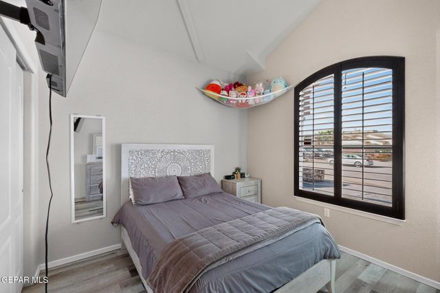 192 VIA BELLA Place, El Paso, TX 79928