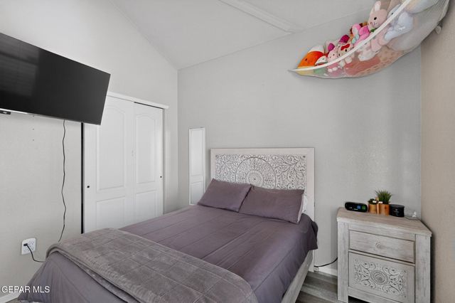 192 VIA BELLA Place, El Paso, TX 79928