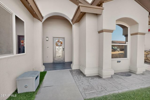 192 VIA BELLA Place, El Paso, TX 79928
