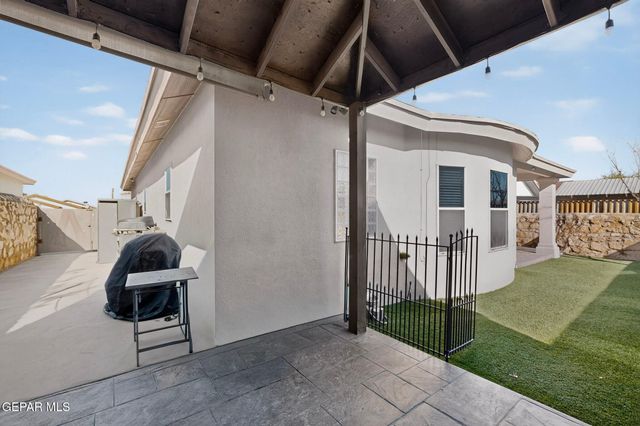 192 VIA BELLA Place, El Paso, TX 79928