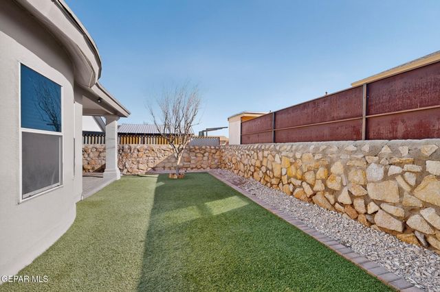 192 VIA BELLA Place, El Paso, TX 79928