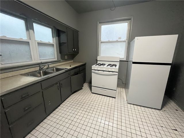 515 Indiana Ave, Glassport, PA 15045