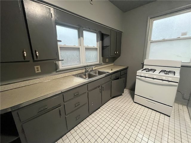 515 Indiana Ave, Glassport, PA 15045