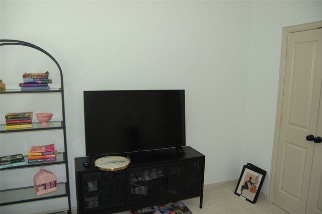 5242 Legacy Street, Haltom City, TX 76117