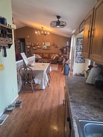 10 Santa Fe Trail Court, St Peters, MO 63376