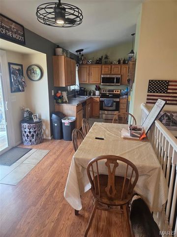 10 Santa Fe Trail Court, St Peters, MO 63376