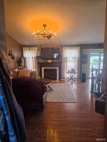 10 Santa Fe Trail Court, St Peters, MO 63376
