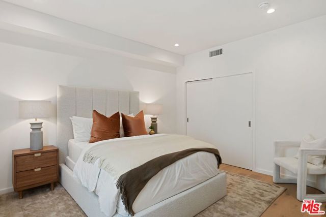 3803 S Verona Court, Los Angeles, CA 90066