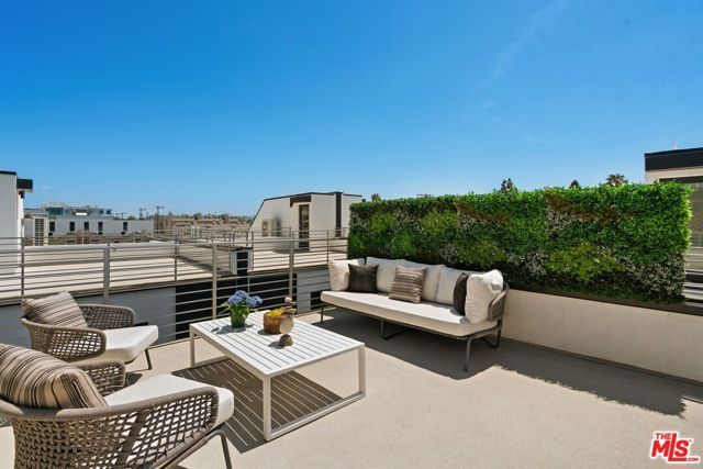 3803 S Verona Court, Los Angeles, CA 90066