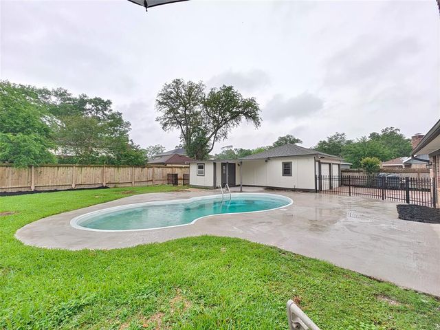 4106 Clovernook Lane, Seabrook, TX 77586