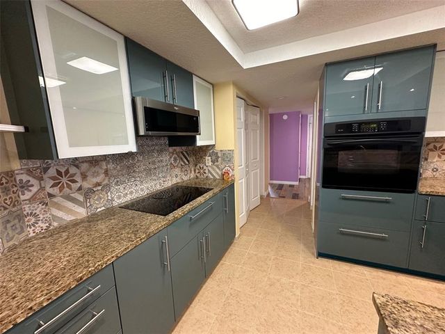 3849 STAYSAIL LANE 5, Holiday, FL 34691