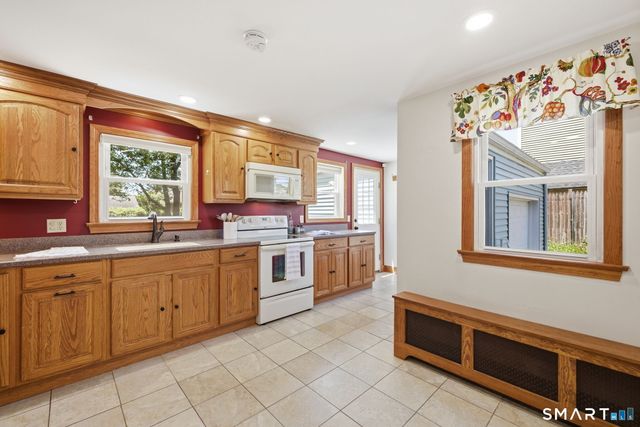 130 Broad Street, Manchester, CT 06042