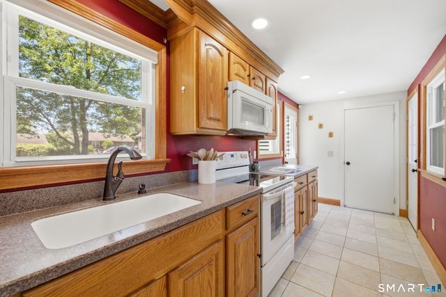 130 Broad Street, Manchester, CT 06042