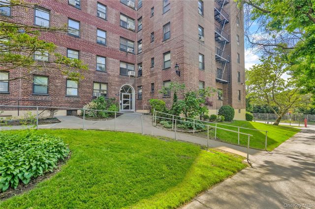 141-10 25 Road 2F, Flushing, NY 11354