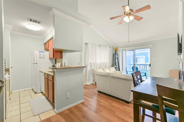 3506 Cove View Boulevard 206, Galveston, TX 77554