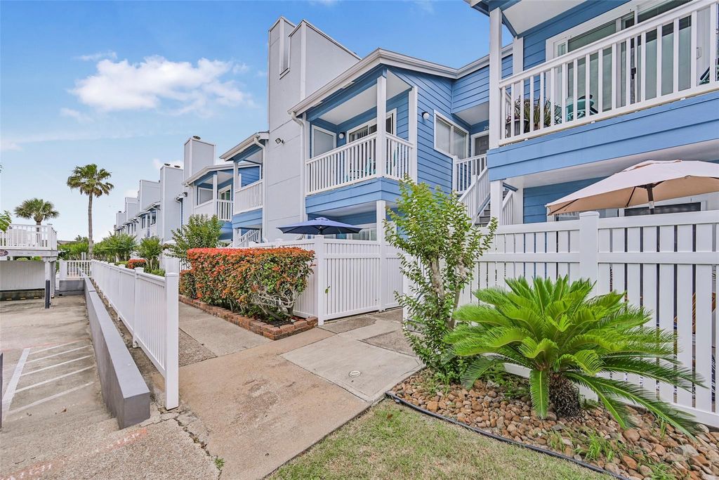 3506 Cove View Boulevard 206, Galveston, TX 77554