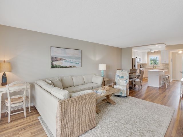 4049 Ocean Drive 204, Vero Beach, FL 32963