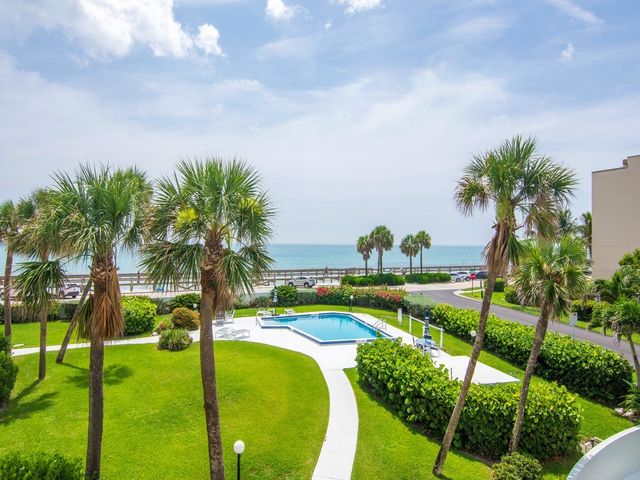 4049 Ocean Drive 204, Vero Beach, FL 32963