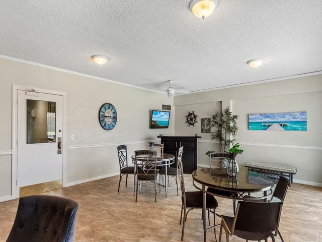 4049 Ocean Drive 204, Vero Beach, FL 32963