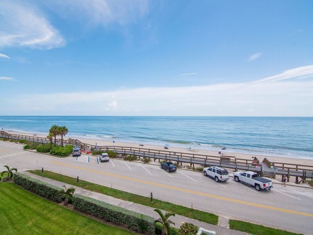4049 Ocean Drive 204, Vero Beach, FL 32963