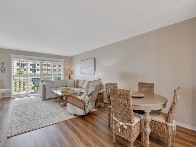 4049 Ocean Drive 204, Vero Beach, FL 32963