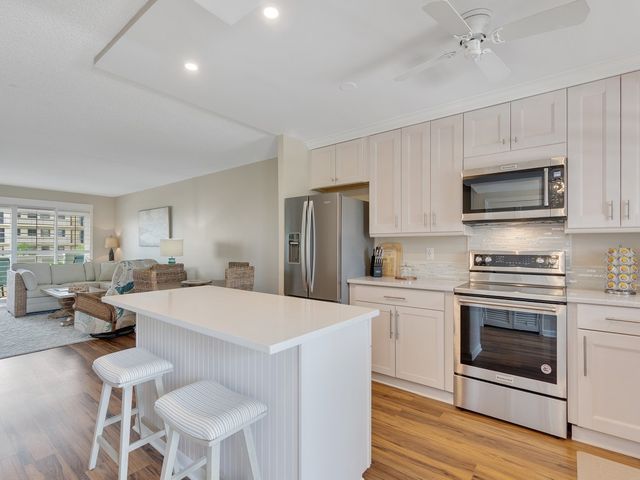 4049 Ocean Drive 204, Vero Beach, FL 32963