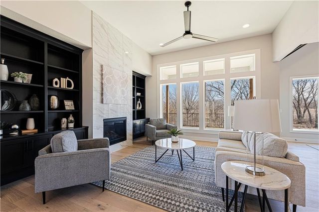 2433 W 177th Street, Overland Park, KS 66085