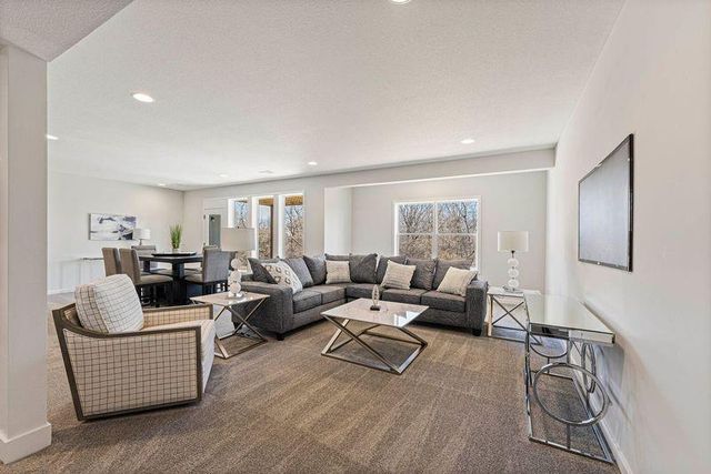 2433 W 177th Street, Overland Park, KS 66085