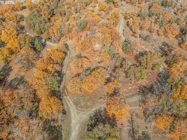 11926 BLACKWELL Rd, Central Point, OR 97502