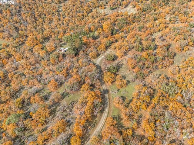 11926 BLACKWELL Rd, Central Point, OR 97502