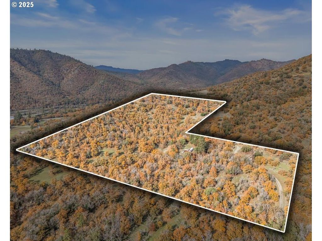 11926 BLACKWELL Rd, Central Point, OR 97502