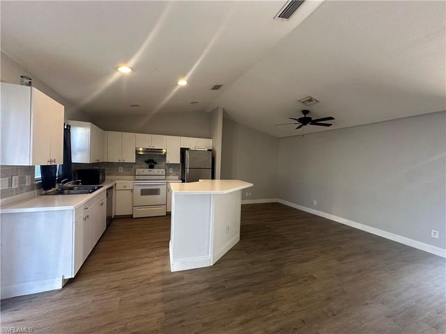 2438 Joe AVE S # 2438, Lehigh Acres, FL 33973