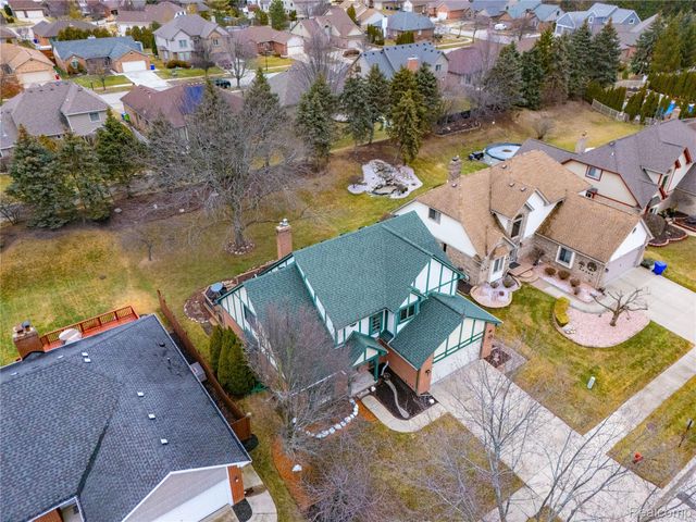 15743 Greenview, Fraser, MI 48026